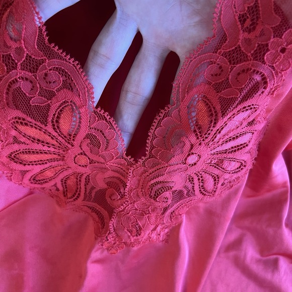 Vintage Shadowline Half Slip Red Nylon Lace Hem & Front Inset Small 26" USA - Picture 10 of 11